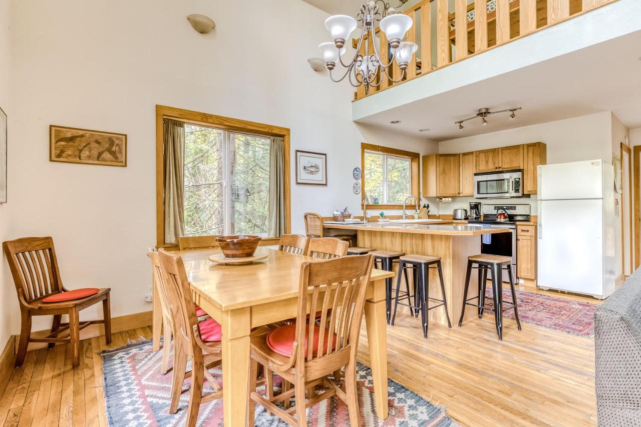 Wildwood Cabin Welches エクステリア 写真