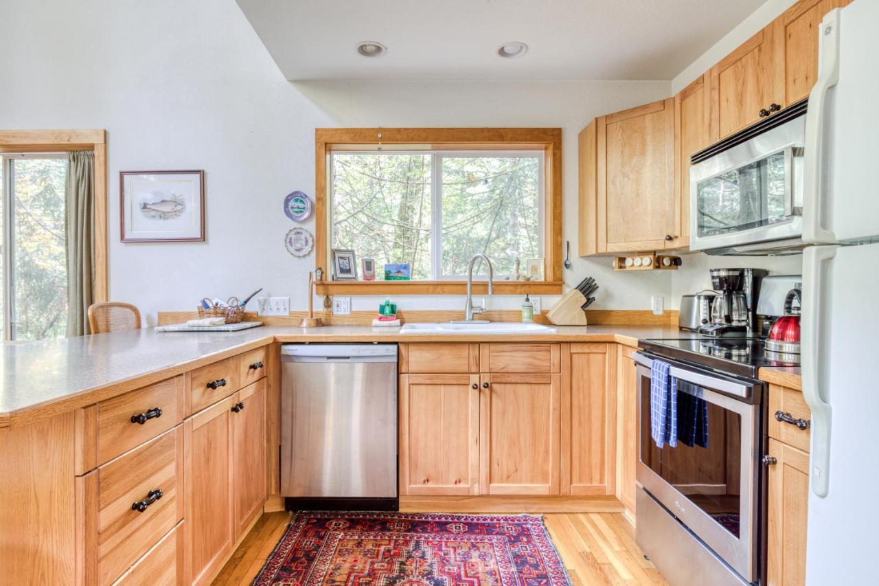 Wildwood Cabin Welches エクステリア 写真